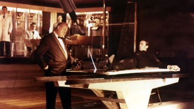 Goldfinger (James Bond), Gert Frobe, Sean Connery    1964